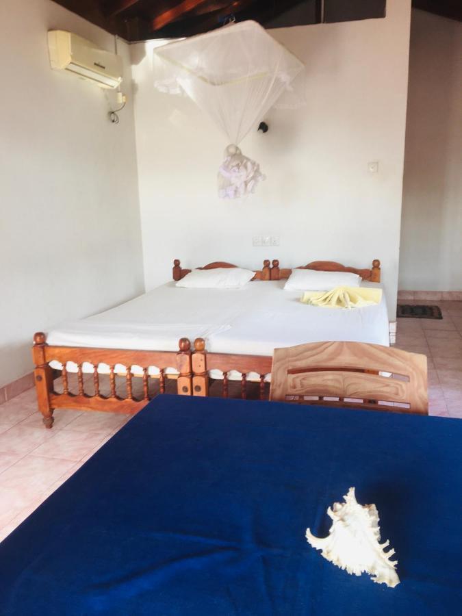 Dilena Beach Inn Tangalle Buitenkant foto
