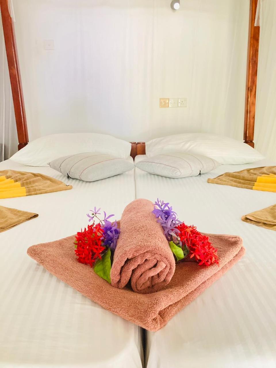 Dilena Beach Inn Tangalle Kamer foto