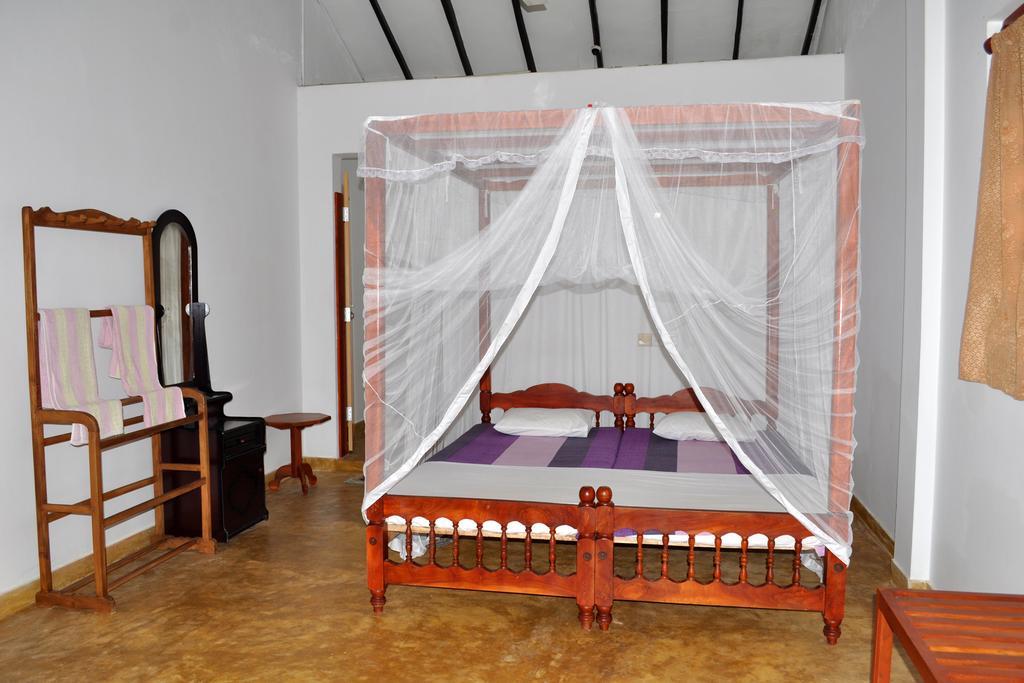 Dilena Beach Inn Tangalle Kamer foto