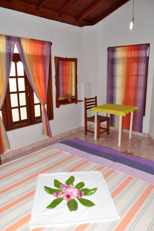 Dilena Beach Inn Tangalle Kamer foto