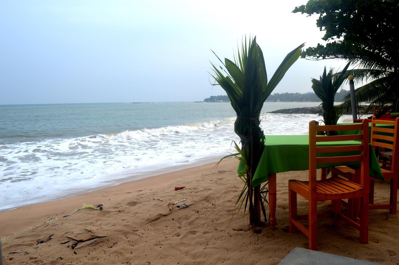 Dilena Beach Inn Tangalle Buitenkant foto